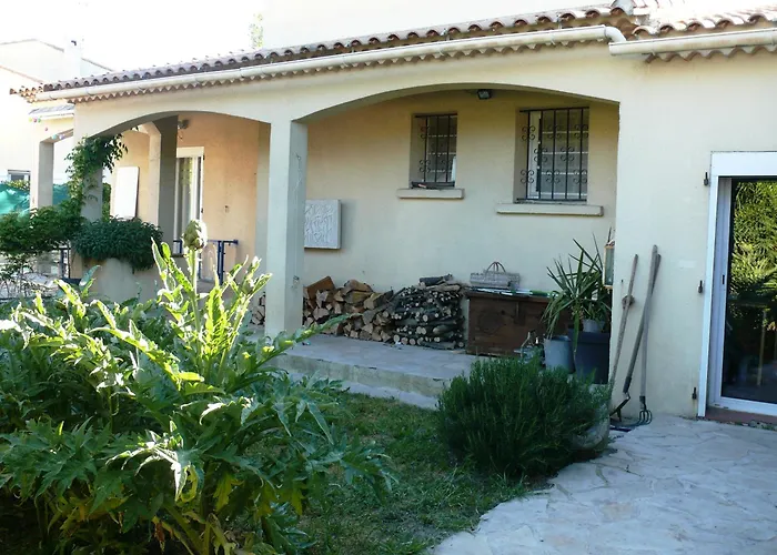 Privee Dans Avec Piscine En Petite Camargue Alojamento de Acomodação e Pequeno-almoço Lattes