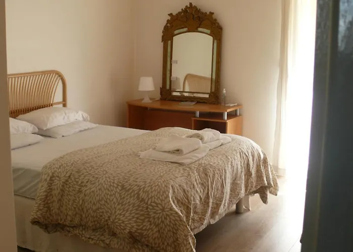 Privee Dans Avec Piscine En Petite Camargue Bed & Breakfast